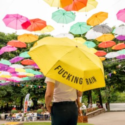 FISURA - Ombrello Pieghevole "Fucking Rain" GIALLO